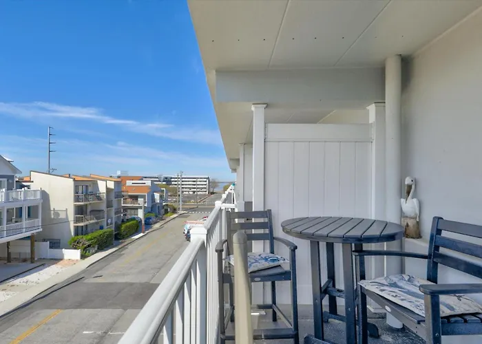 Holiday home Oceanside W Pool Steps To *